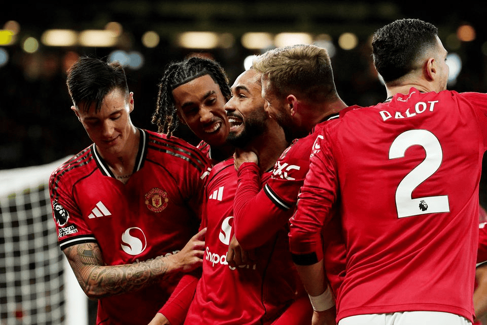 关于NBA总决赛窗口期走向成谜，曼联官宣签约，质疑声仍在，赛程密集仍需轮换的信息