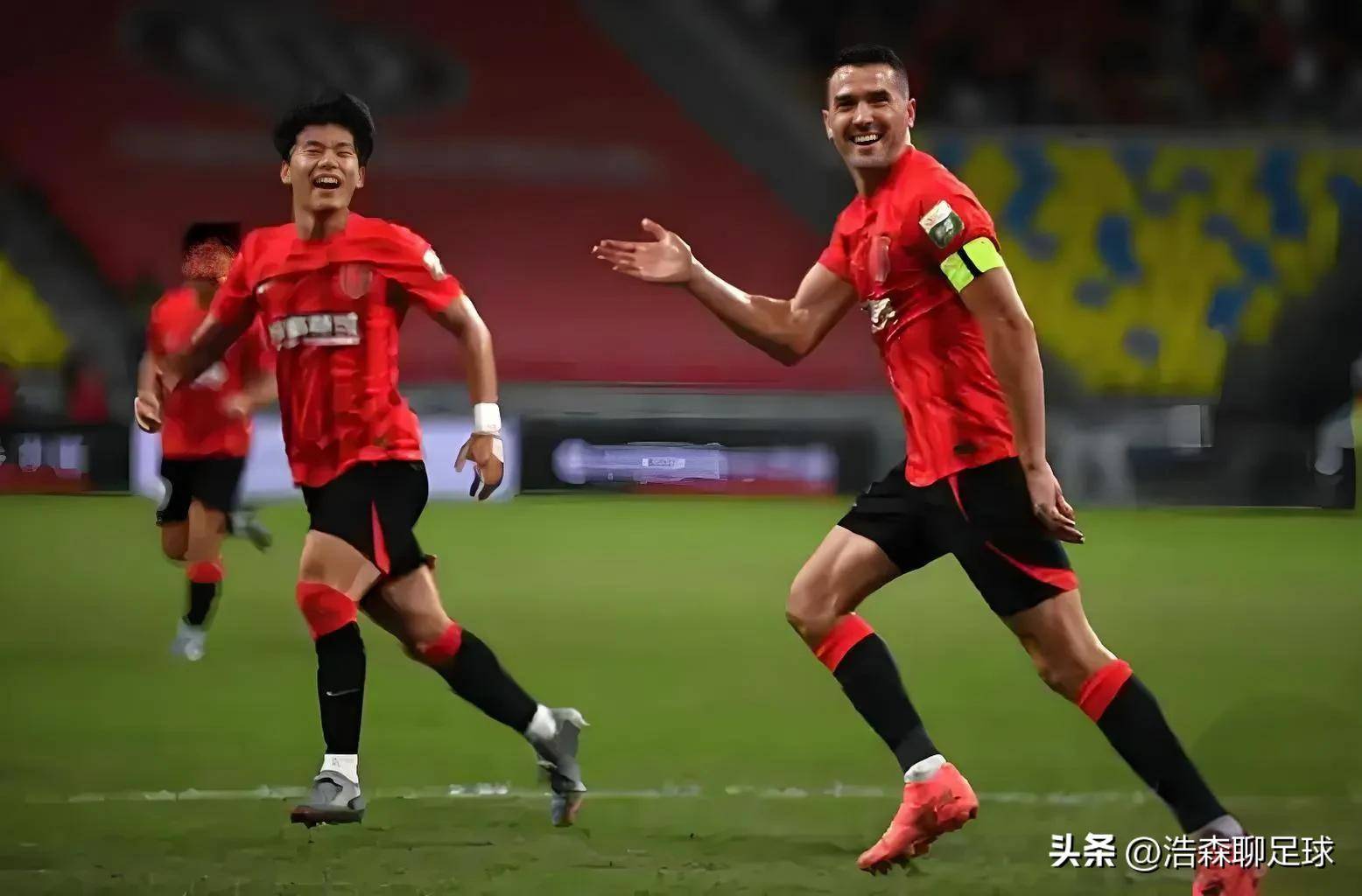 爱游戏官方网站 -成都蓉城发布备战花絮，今夜刷新队史纪录，全明星赛任务艰巨，球队文化再被提及的简单介绍