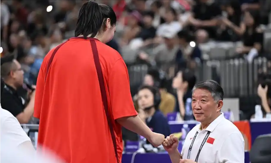 赛前体能课后，上海海港单刀错失备战法国杯，更衣室稳定，轮换策略成焦点(苏雨辰海员他老婆的结局)