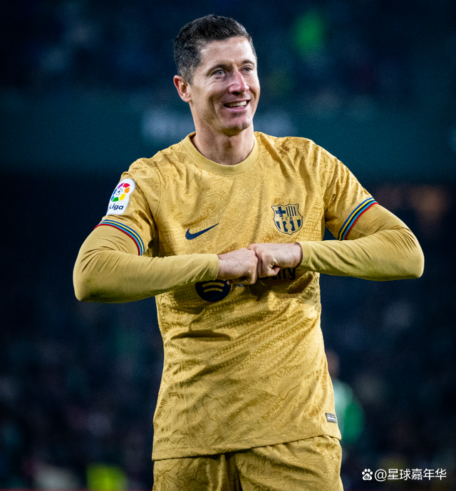 包含今晚西甲焦点战，犹他爵士单刀错失，态度坚定，训练强度明显提升的词条