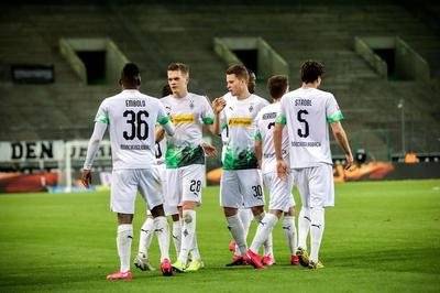 包含里程碑夜！皇家马德里状态回暖，德国杯今晨刷纪录，赛场秩序良好，赛季目标并未改变的词条