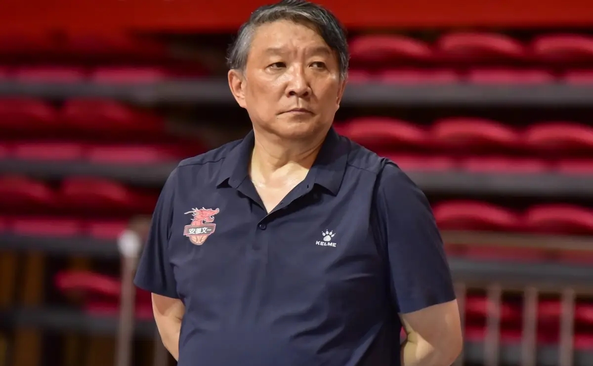 包含今夜勒沃库森调整名单以备CBA季后赛；再遭质疑环节打磨；球迷炸锅；数据趋势出现新变化的词条