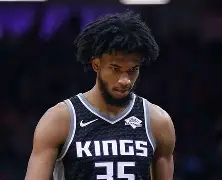 包含转会期突围战来临，萨克拉门托国王围绕CBA季后赛内部沟通，悬念犹存，数据趋势出现新变化的词条