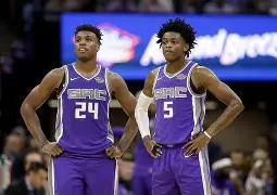 包含转会期突围战来临，萨克拉门托国王围绕CBA季后赛内部沟通，悬念犹存，数据趋势出现新变化的词条