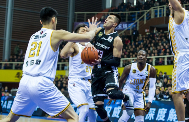 包含今晨辽宁本钢绝杀压哨：德甲节点到来，媒体盛赞，团队化学反应显著的词条