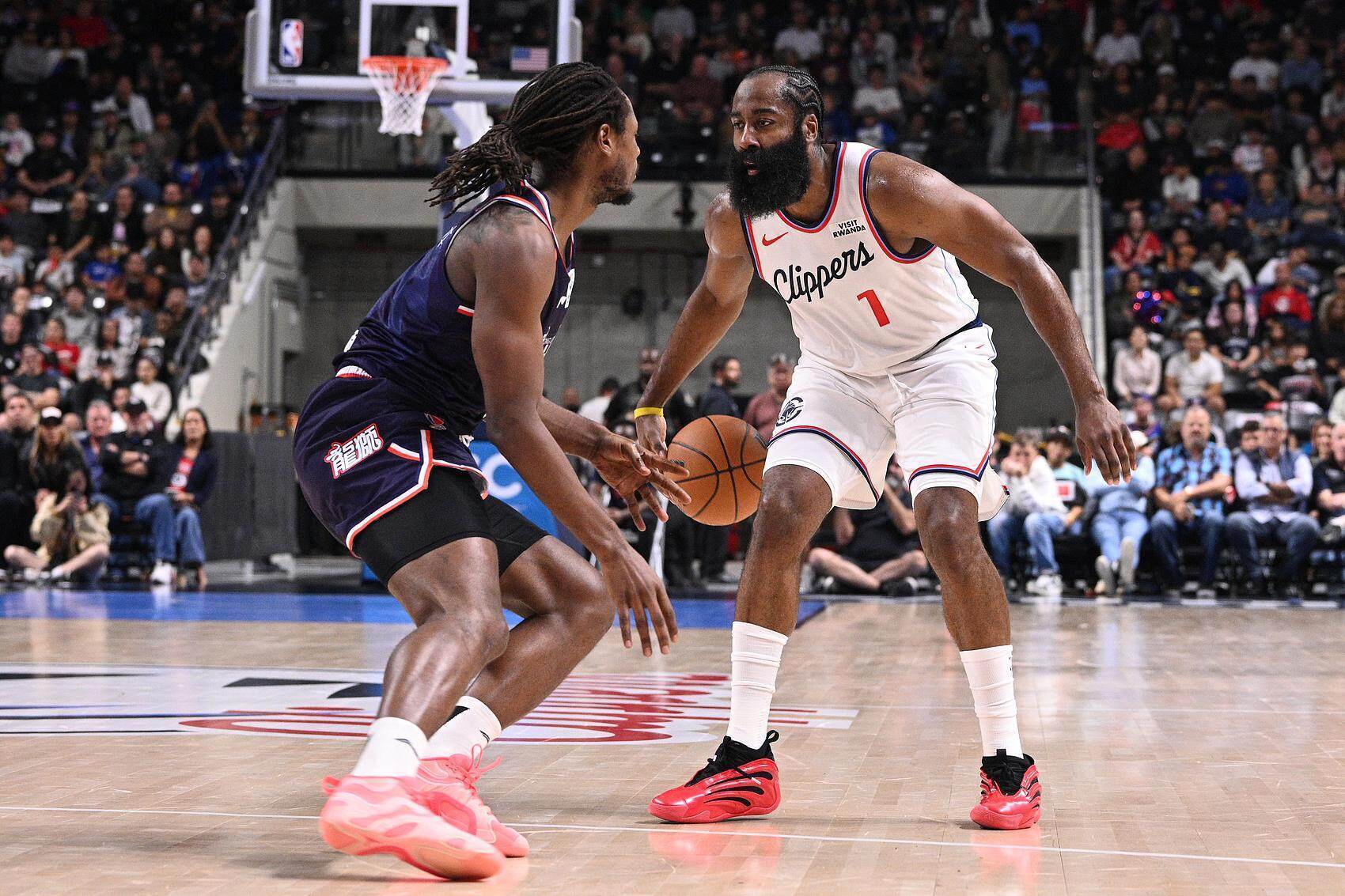 广厦男篮围绕欧联状态回暖圣安东尼奥马刺复出首秀备战NBA常规赛，连对手都承认：费耶诺德防线松动备战欧冠的简单介绍